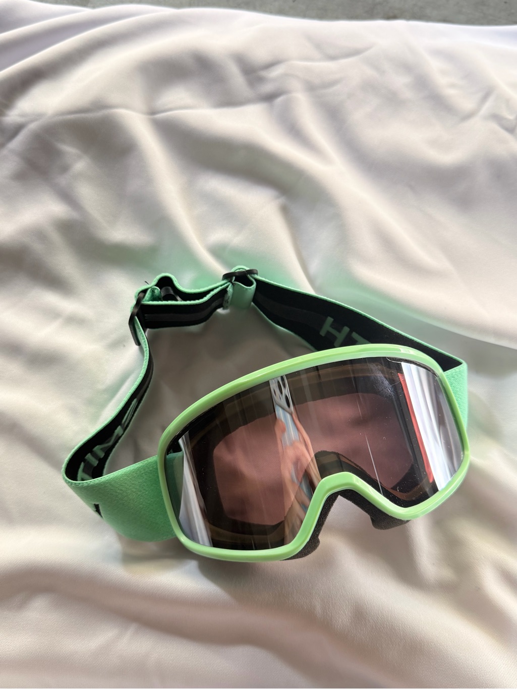 Smith Mint Green Ski Goggles With Tinted Rose Lens